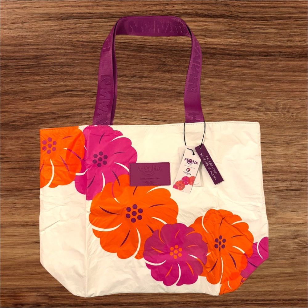 ALOHA collection x Hawaiian Airlines Day Tripper Tote